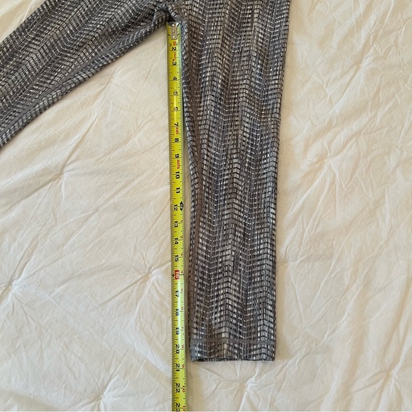 Lululemon - Picture 9 of 11